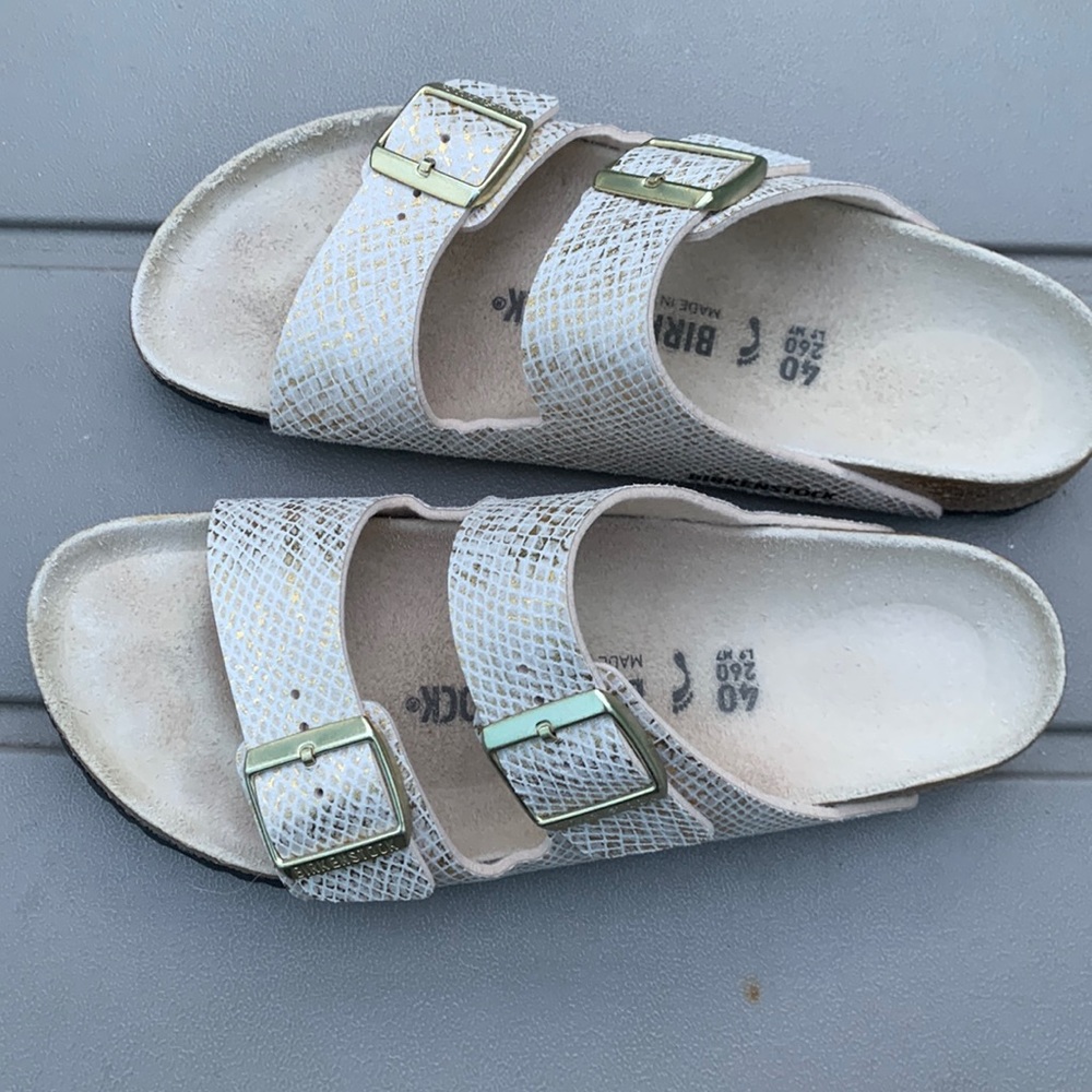Birkenstock Arizona gold sandals new without box